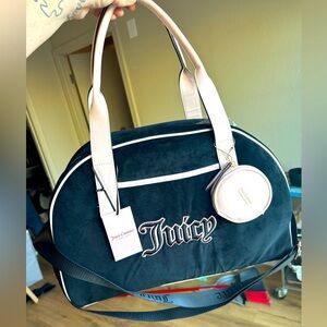 BNWT juicy couture velour weekender bag!
